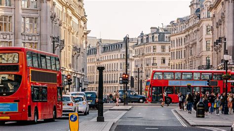 293 kr Billige Flybilletter til London in 2024 .